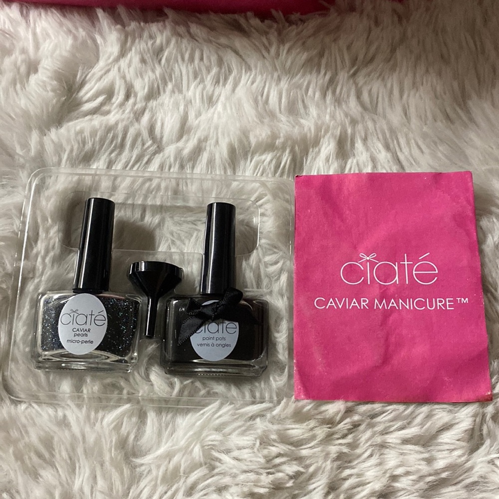 Nail Polish color PP032-unrestricted glam Ciate